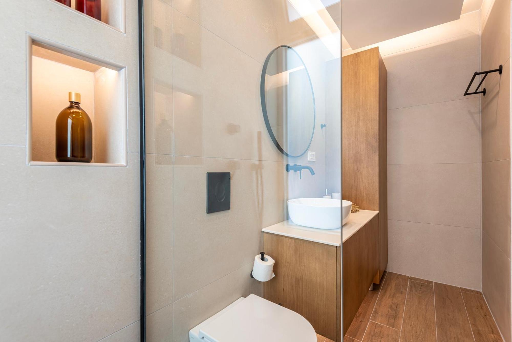 Spacious & Luxe 3Br Downtown 1Min To Beach Città di Kos Esterno foto