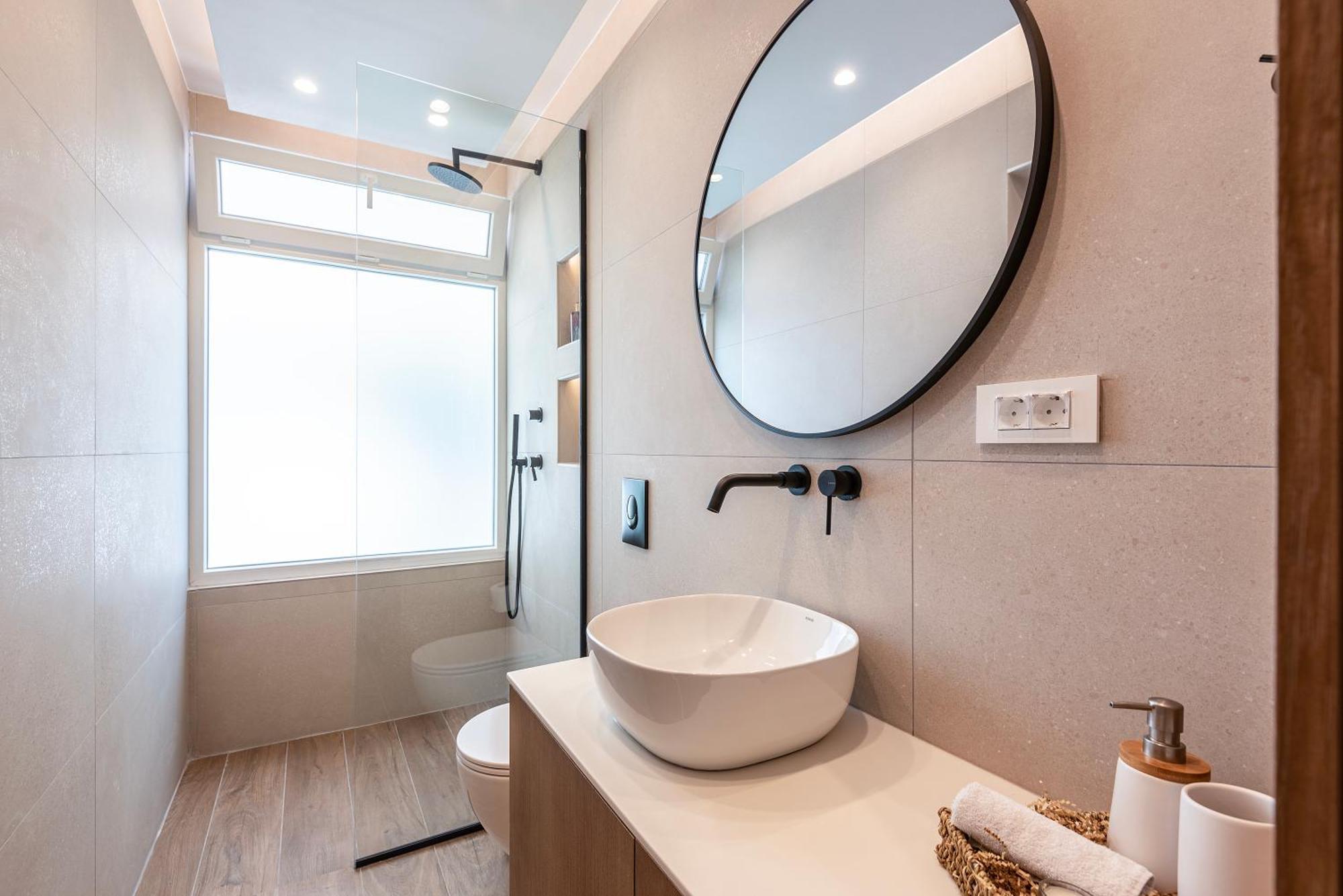 Spacious & Luxe 3Br Downtown 1Min To Beach Città di Kos Esterno foto
