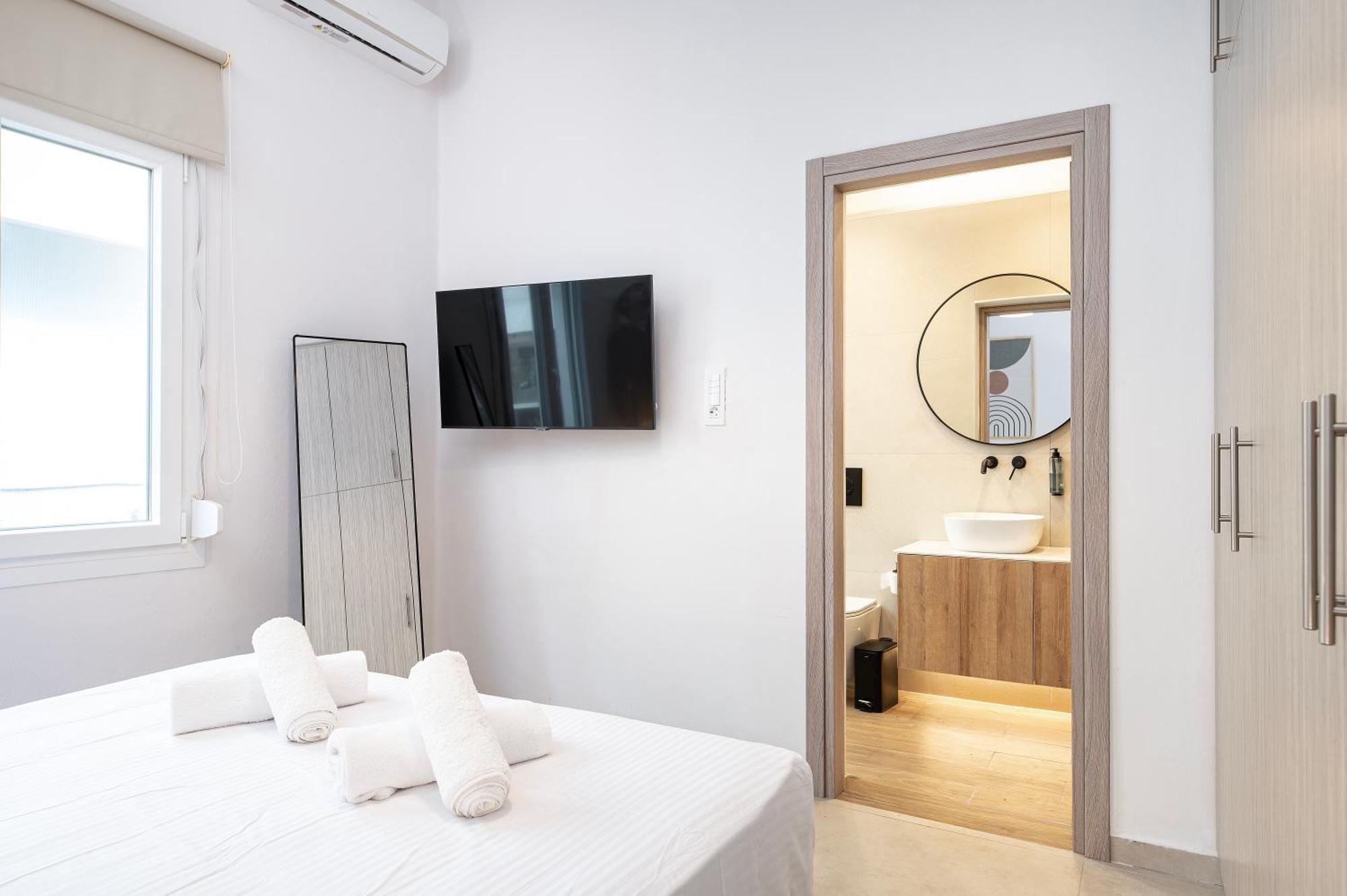 Spacious & Luxe 3Br Downtown 1Min To Beach Città di Kos Esterno foto